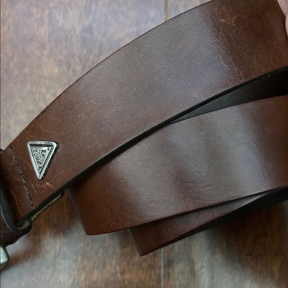 Vintage Guess Women’s Brown Leather Belt with Nickel Toned Buckle, Size Small - Picture 14 of 16